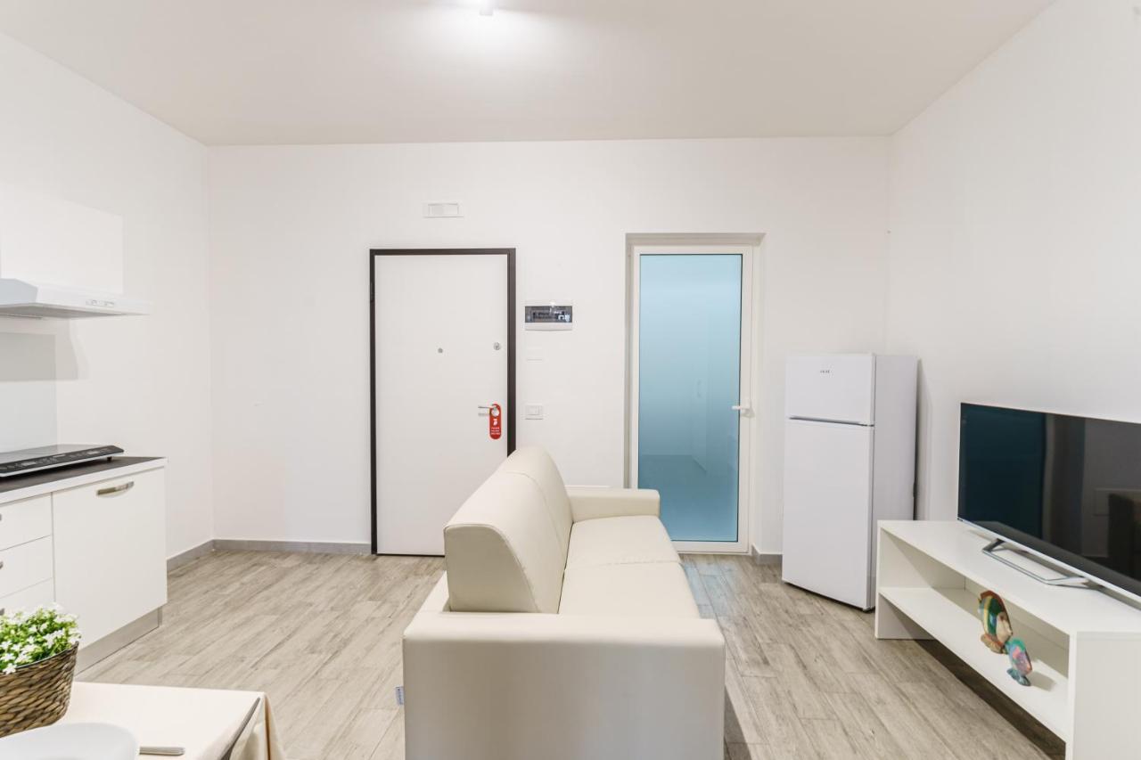 Aparthotel Le Marine Bisceglie Exterior photo