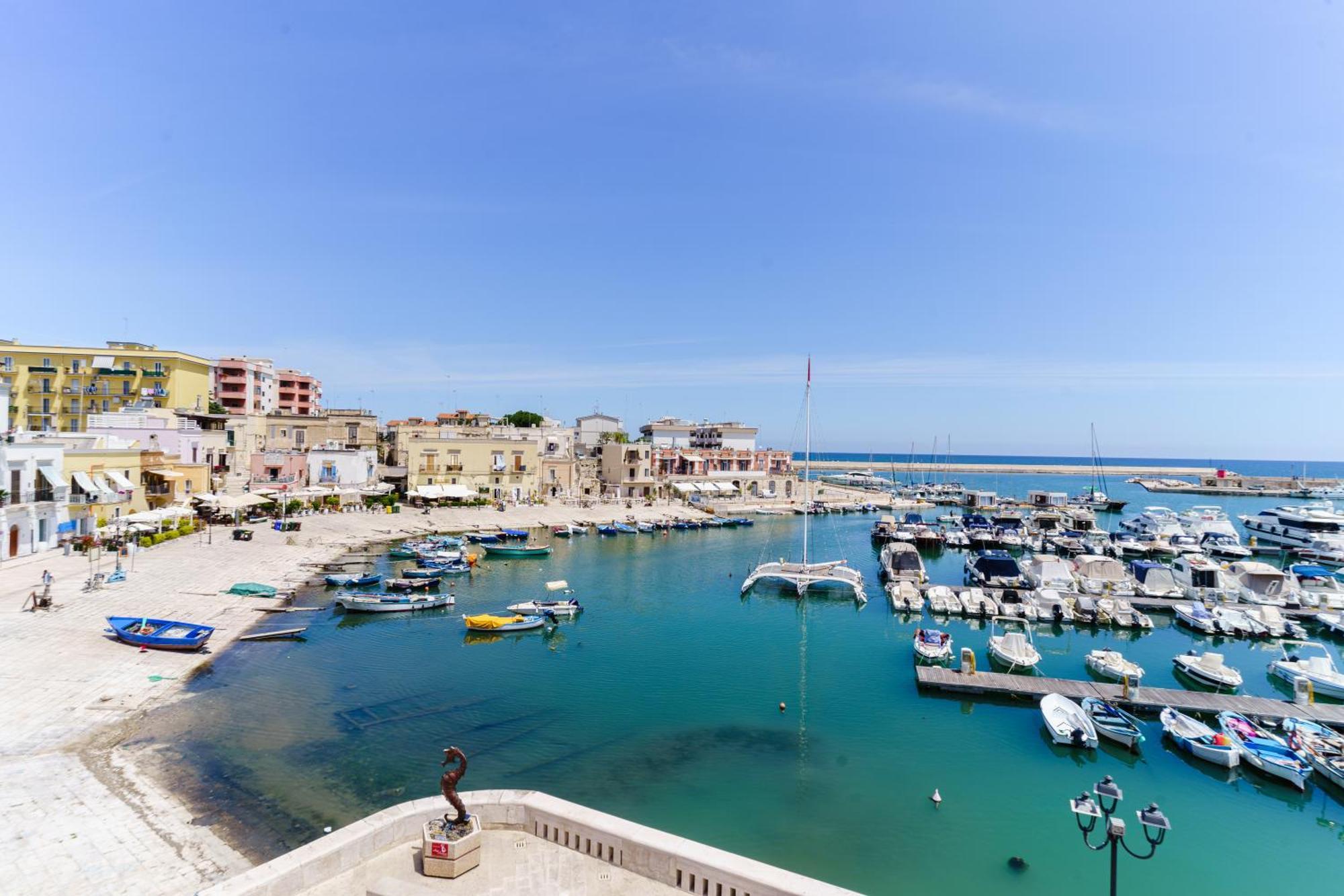 Aparthotel Le Marine Bisceglie Exterior photo